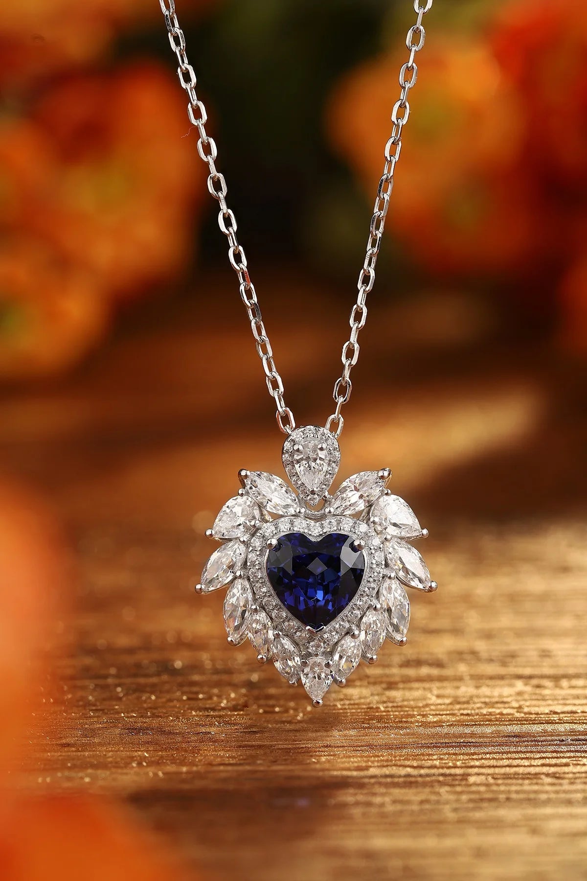 Gemfiori Anster 925 Sterling Silver High-quality Cultivation Lab Grown Sapphire Necklace - Suitable for Parties or As a Gift