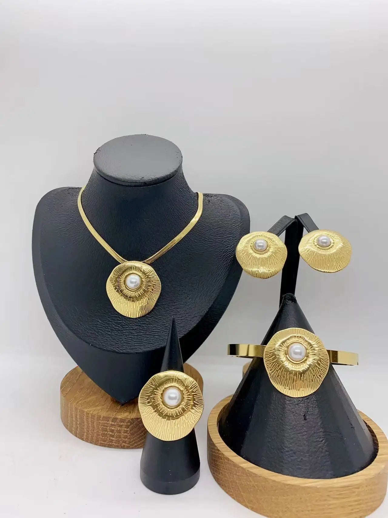 Pearl & Cat's Eye Stone Necklace & Earrings Jewellery Set | Vintage Stainless Steel Fashion Set