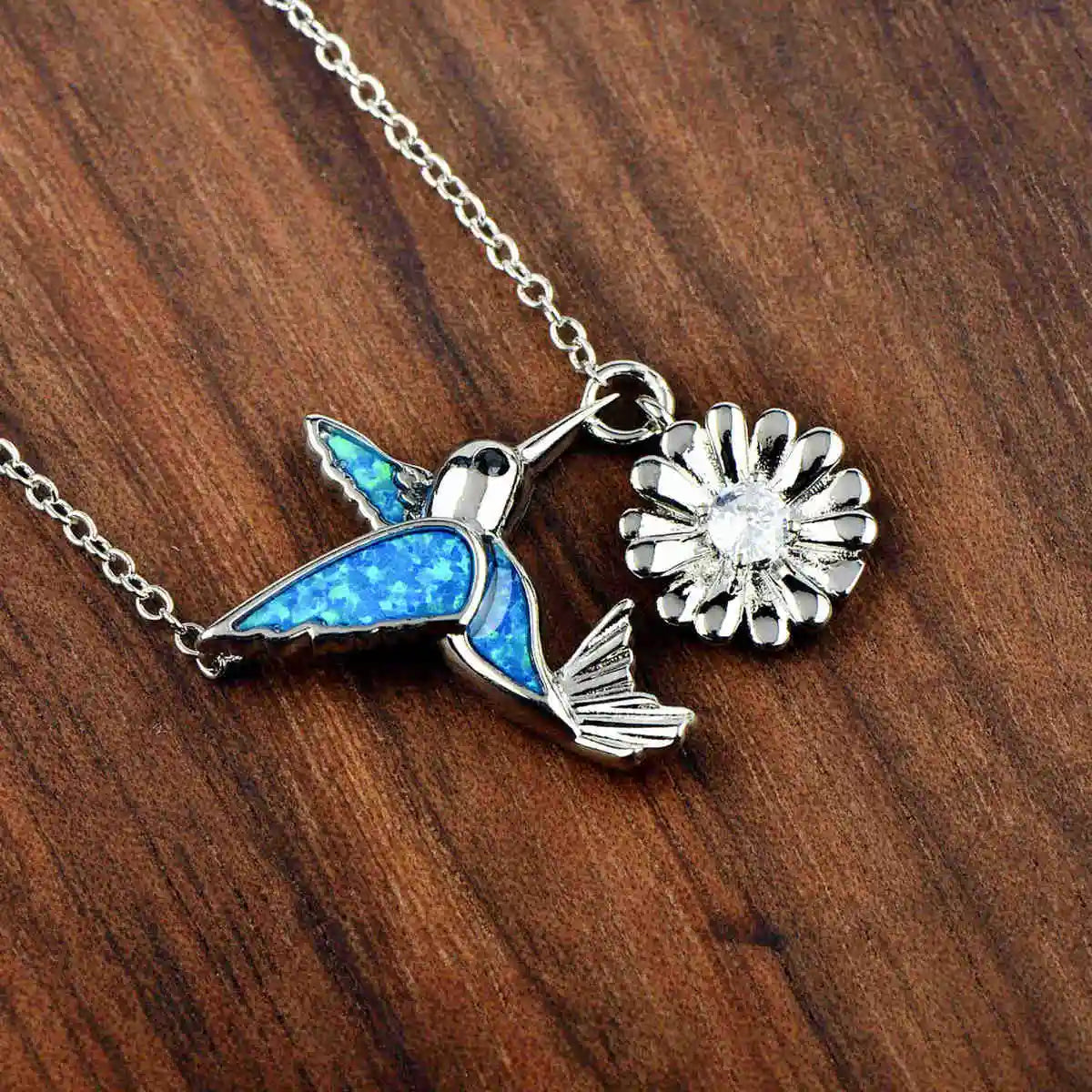 Delicate Hummingbird Flower Pendant Necklace Aobao Inlaid Detail Fashion Jewelry