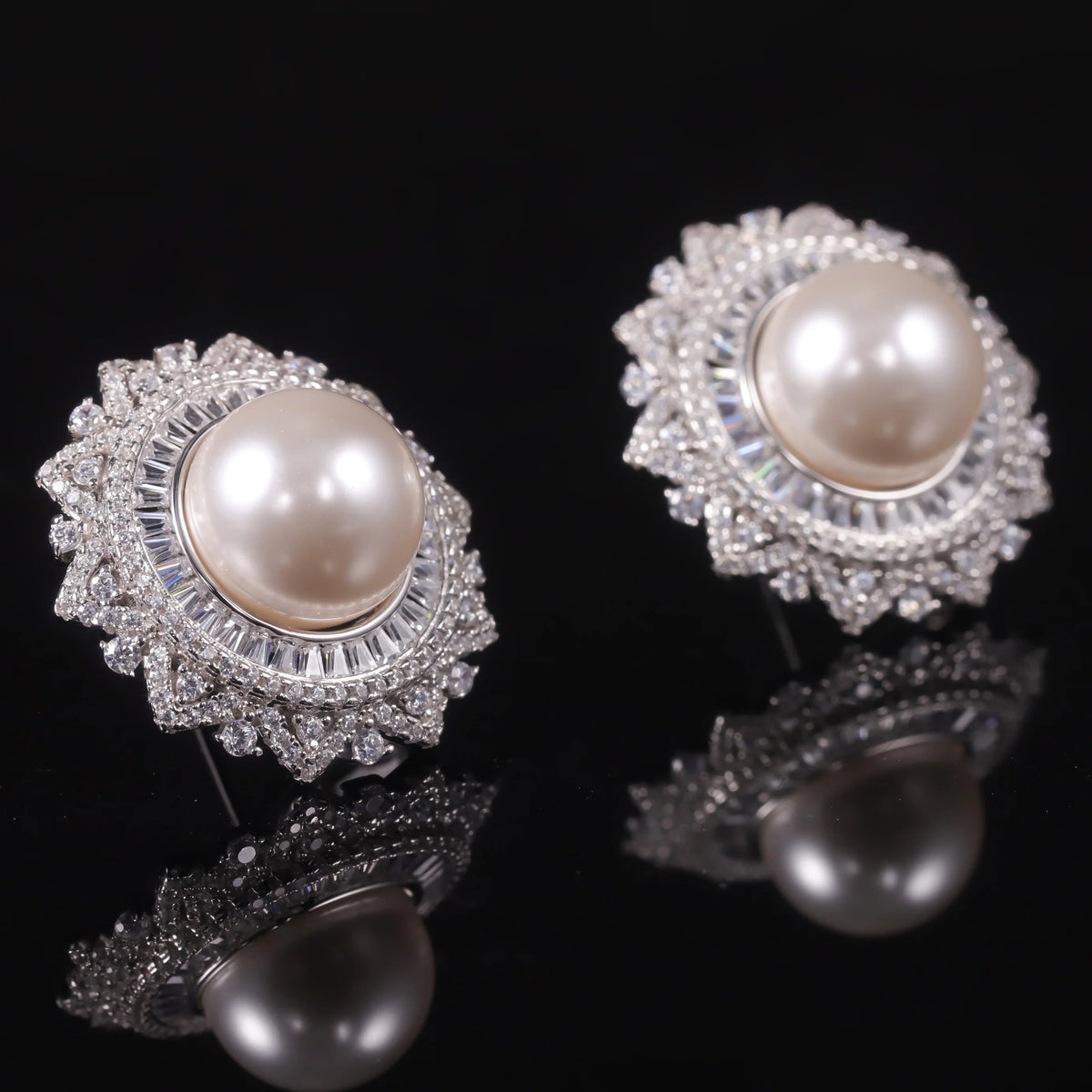 ArtistA Abiding Light Luxury Antique Big Round White Shell Pearl 925 Silver Jewelry Set Cluster Halo Flower Ring Earrings Pendant Set