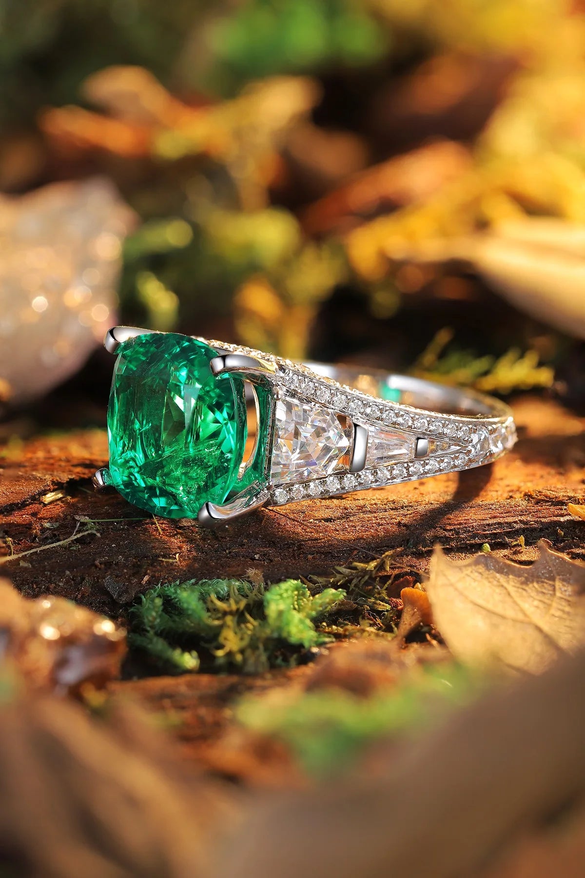 Gemfiori Jewelry Trendy High Quality S925 Silver Cultivated Emerald Ring Unisex Engagement Ring for Wedding Party or Gift