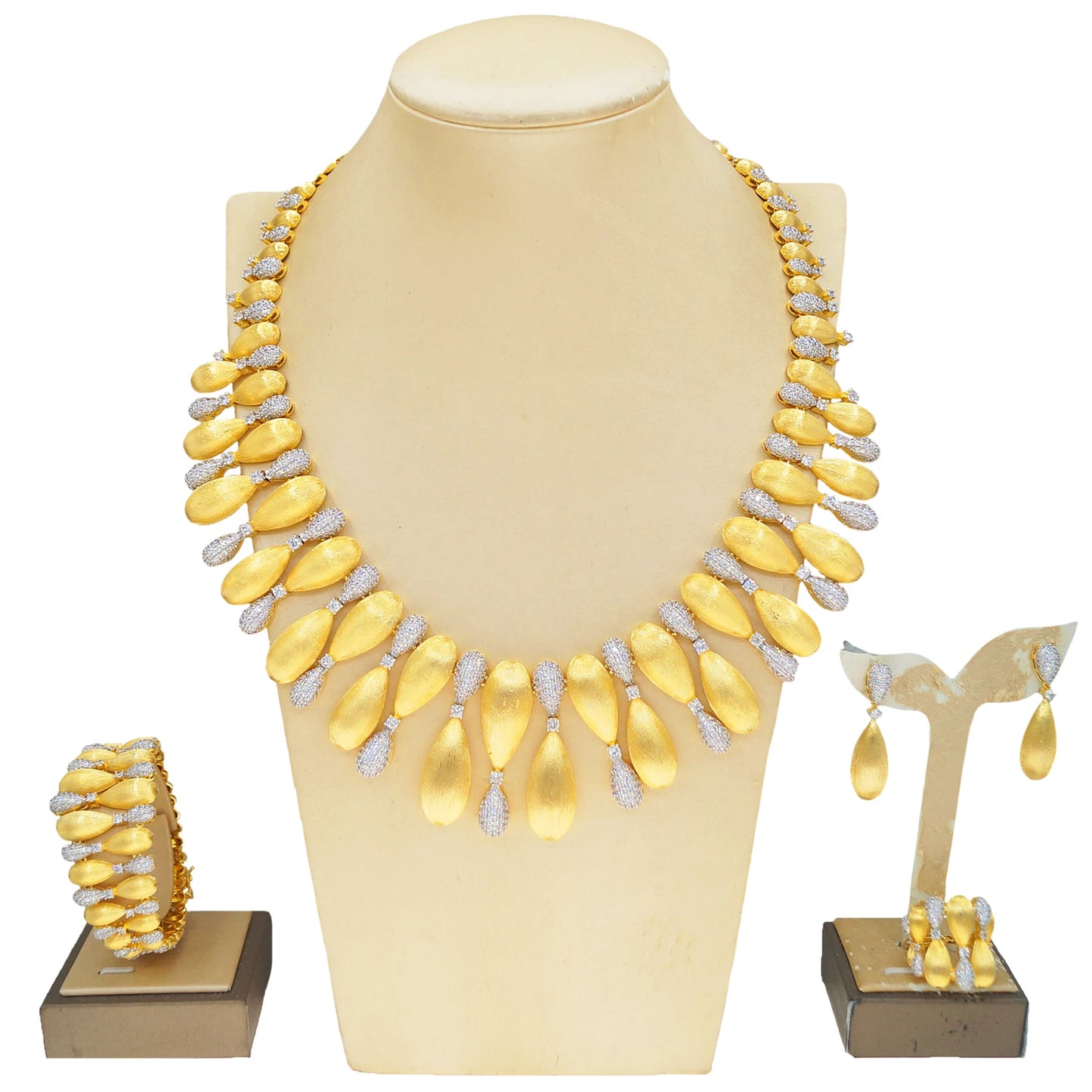 Zhuerrui Dubai Luxury Exquisite Jewelry Four Sets of Hand-diamond-encrusted Bowling Ball Style Women's Engagement Party Jewelry