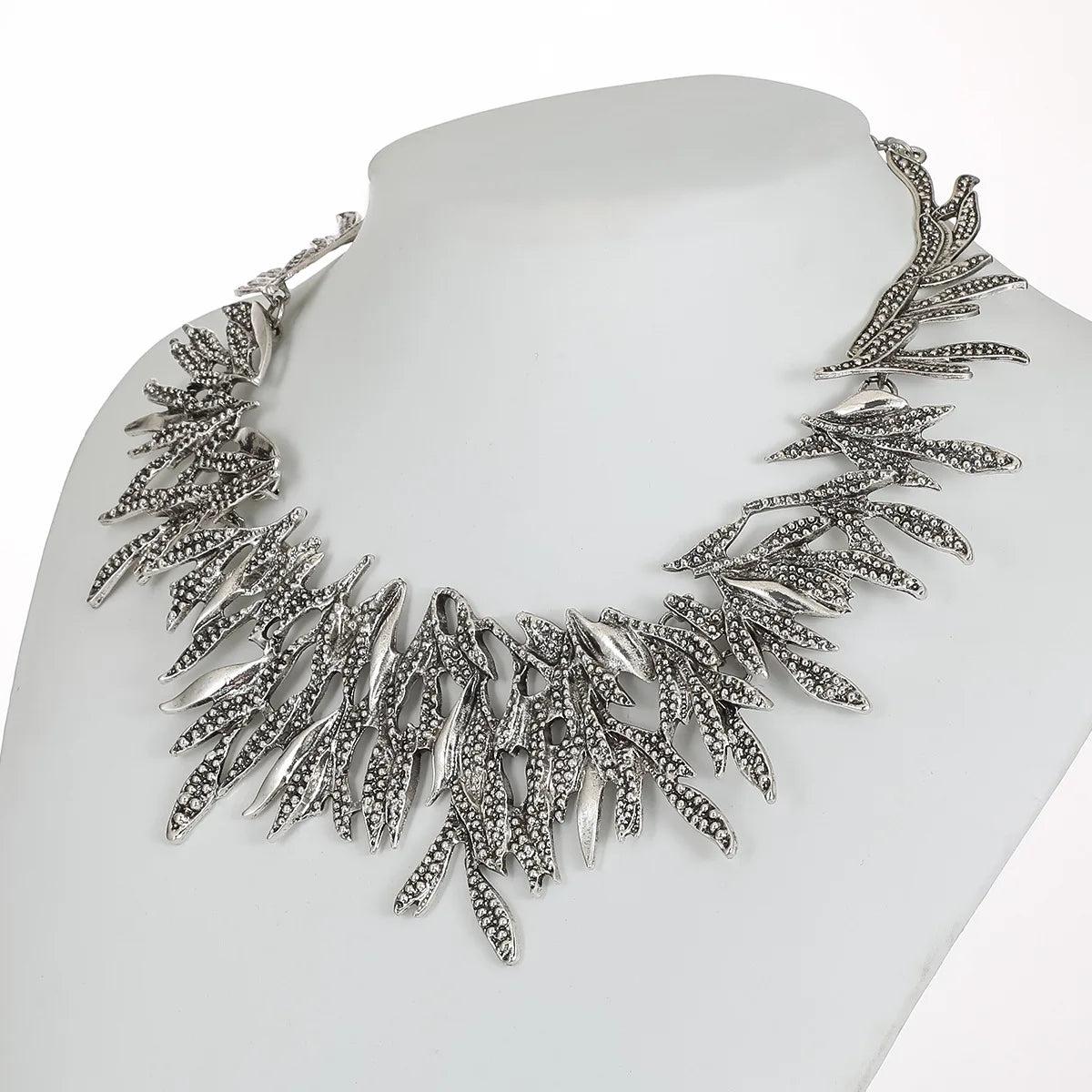 Geometric Fishtail Pendant Clavicle Necklace | Retro Vintage-Luxe Fashion Statement Necklace