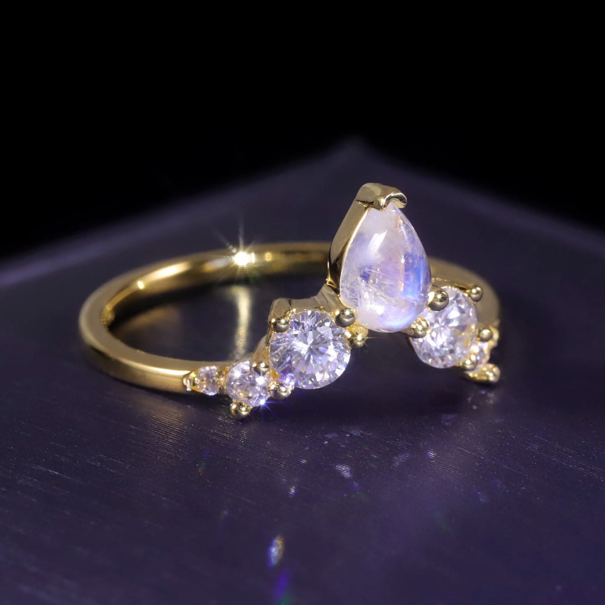 ArtistA OL0933 Abiding Exquisite Gold Vermeil Jewelry Pear Cut 4x6MM Moonstone Cz 925 Sterling Silver Stackable V Band Ring