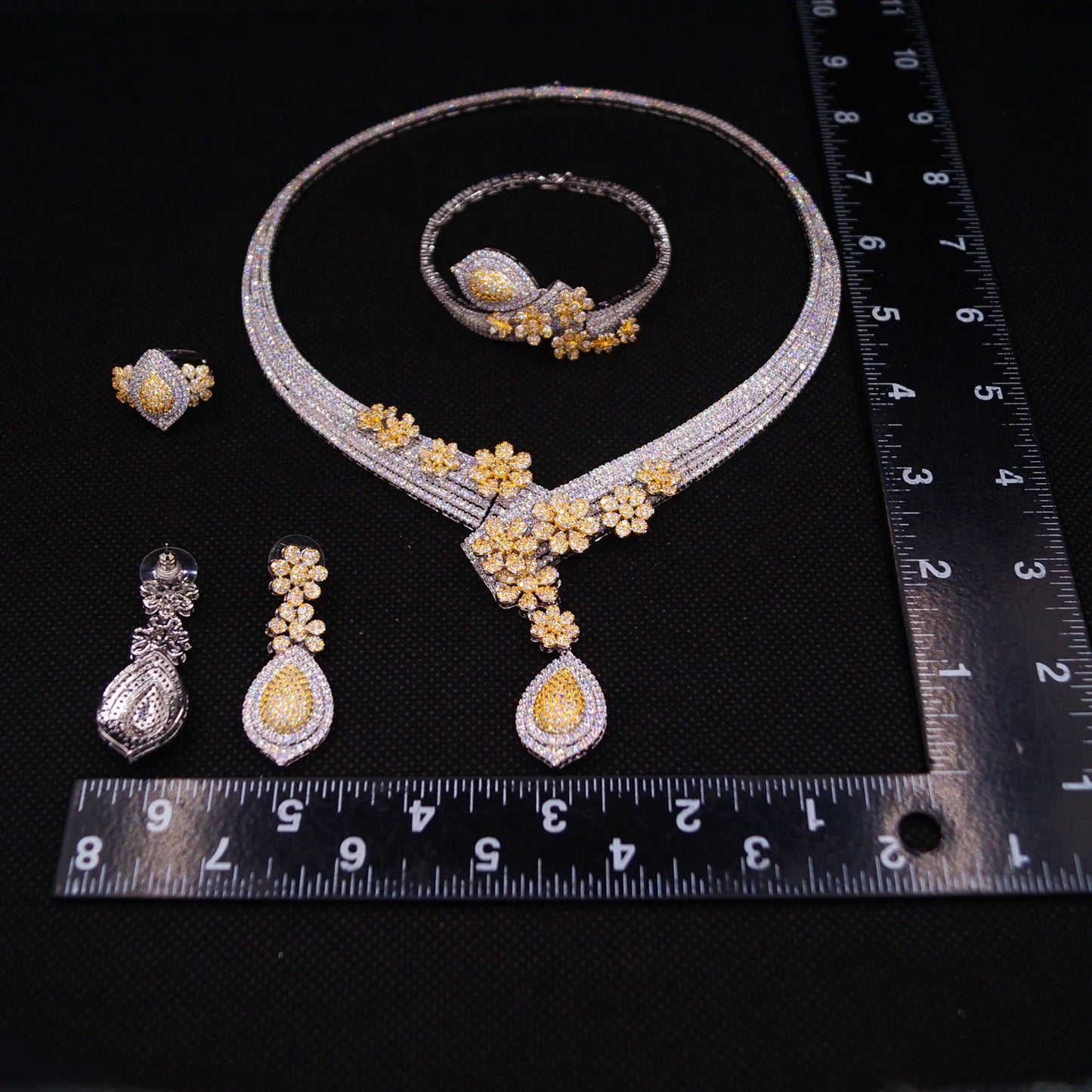 Zhuerrui New Design Sense Jewelry Set American High-end Diamond Series Ladies Classic Inheritance Wedding Four SetsHZ25009145