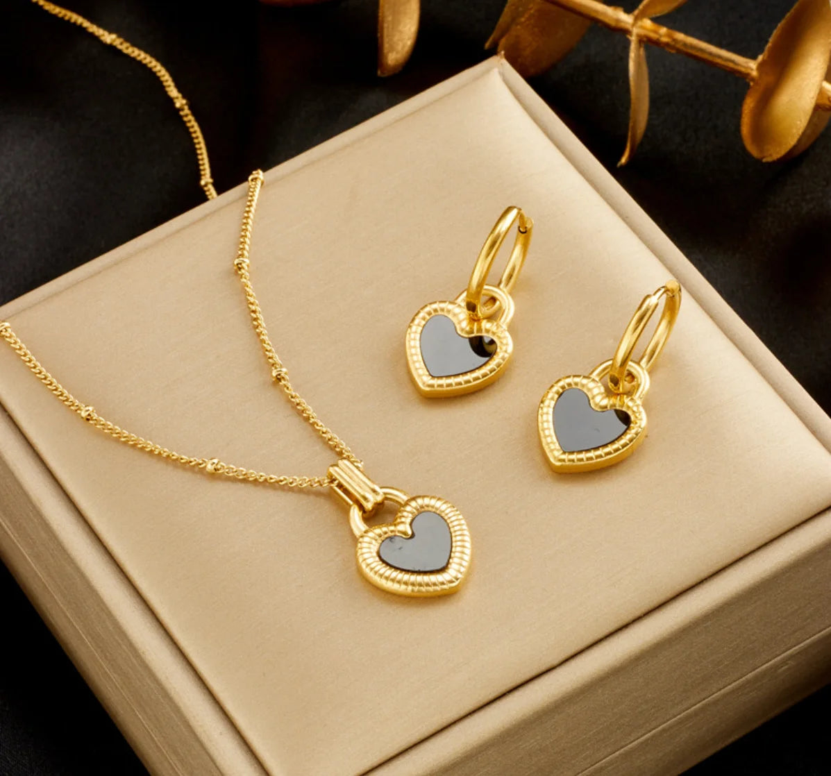Gold Black Heart Necklace & Earrings Jewellery Set | Dark Romance Fashion Set