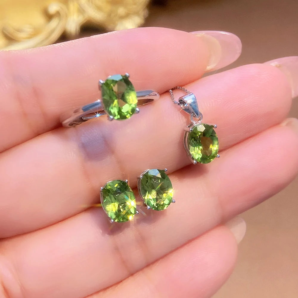ArtistA S925 Sterling Silver Natural Peridot Jewelry Set Dainty Green Gemstone Ring & Pendant Necklace for Ladies Birthday Gift