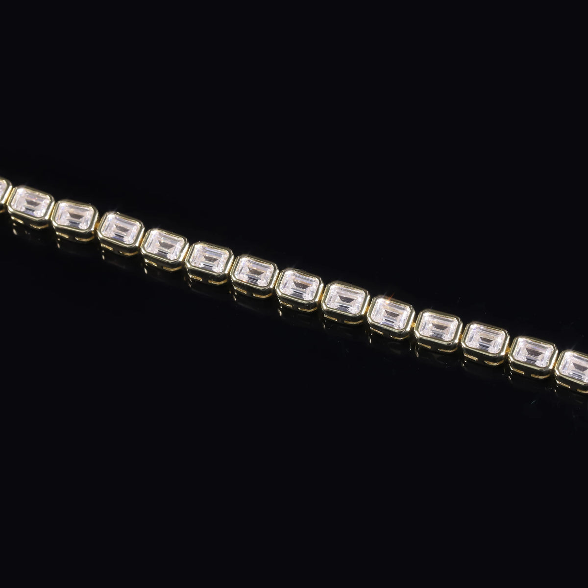 ArtistA Factory Price Yellow Gold Plated 925 Silver Emerald Cut Moissanite Diamond Rectangular Hiphop Tennis Bracelet Jewelry Gift