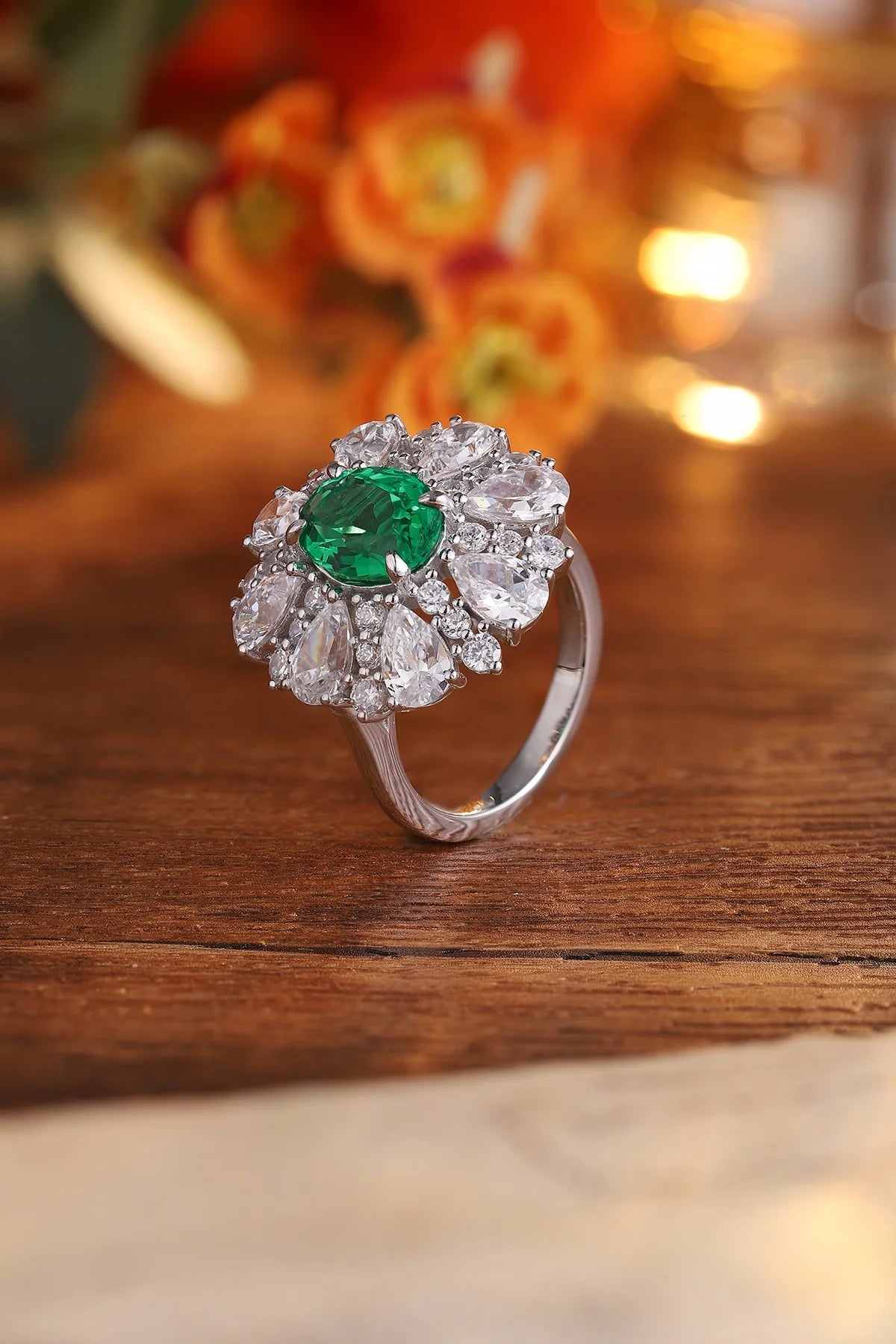 Gemfiori Jewelry Trendy High Quality S925 Silver Cultivated Emerald Ring Unisex Engagement Ring for Wedding Party or Gift