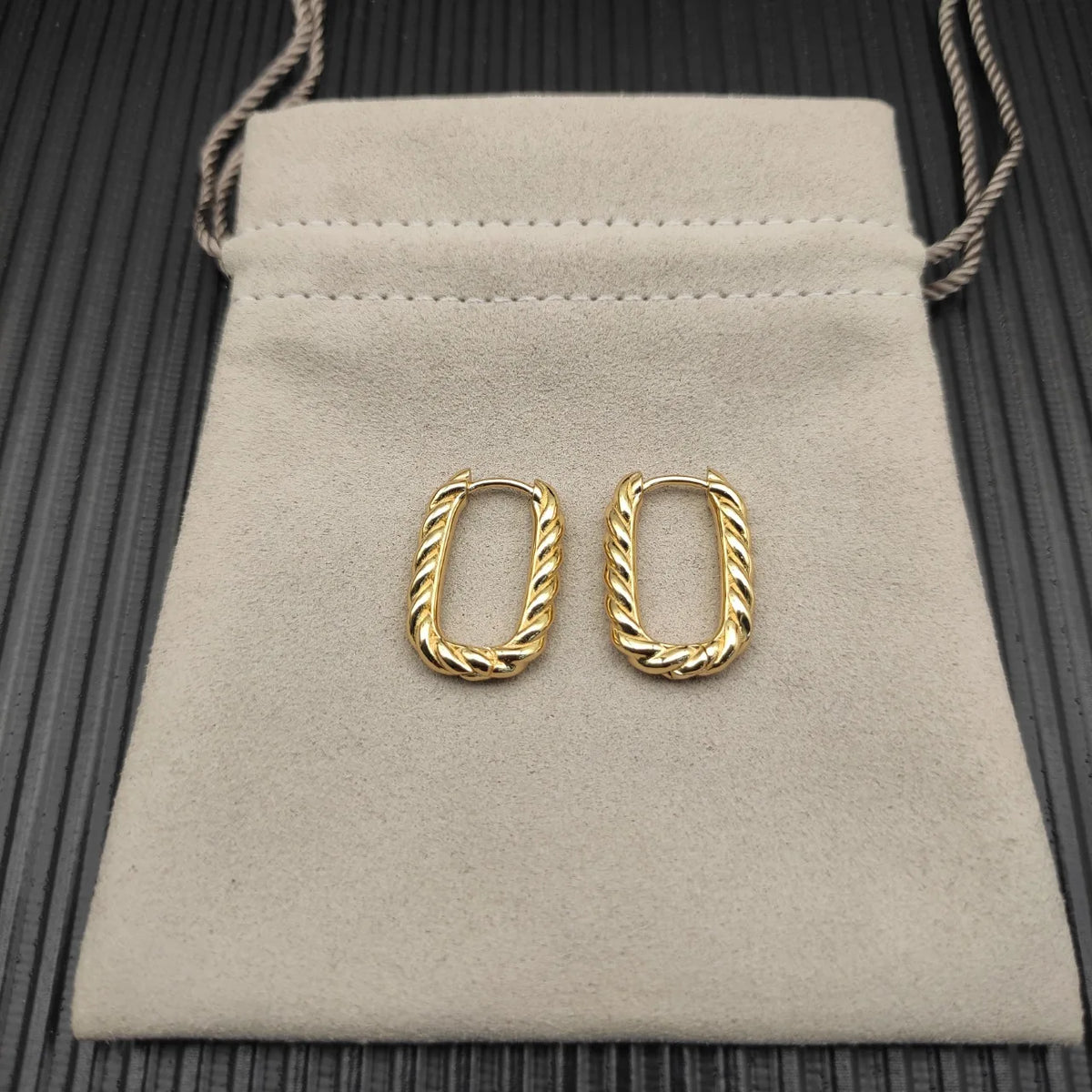 Gemfiori FASHIONISTA DY High-Quality Silver-Plated Earrings, 24.3*15.9mm, Diamond-Setting Earrings. Gold-Plated Earrings. Jewelry.