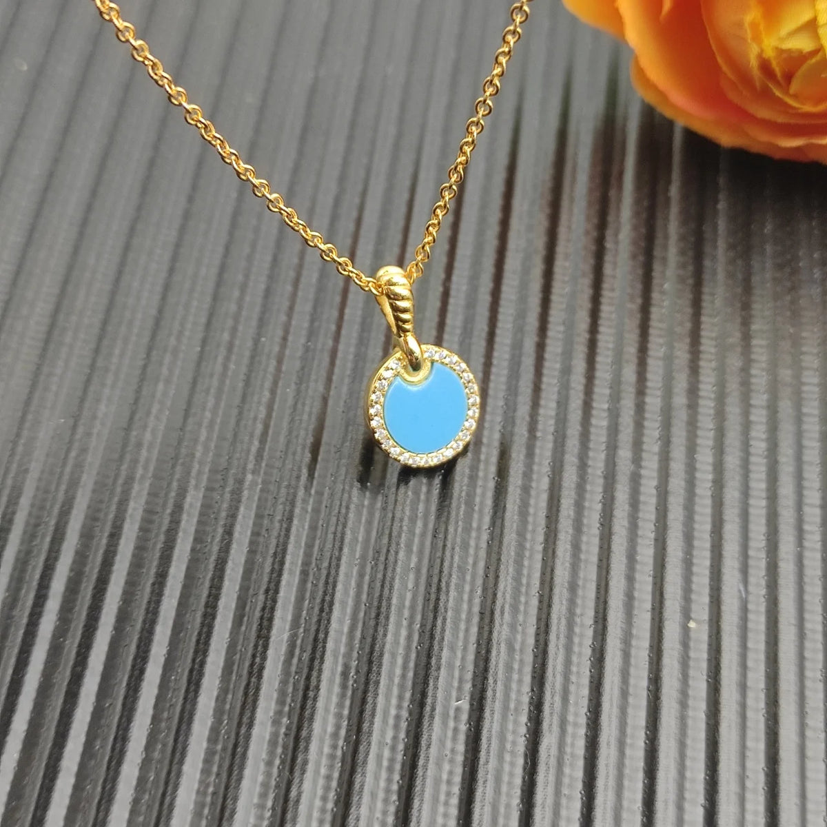 FASHIONISTA DY High-Quality Silver-Plated 17.8mm Round Diamond Necklace. Gold-Plated Colored Gemstone Necklace. Jewelry .