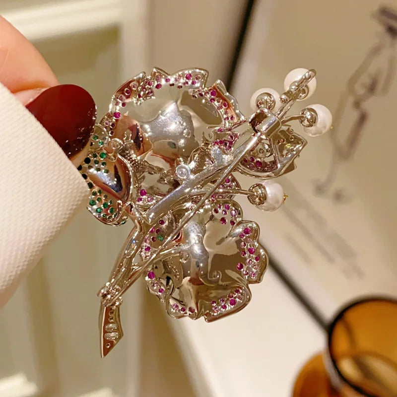 High-end Vintage Camellia Zircon Rhodium Plated Brass Brooch Pin Women Engagement Wedding Party Birthday Gift Fashion