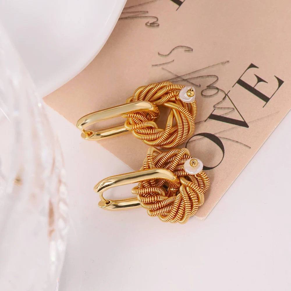 Metal Wire Wound Freshwater Pearls Earrings for Women Korean Classic Vintage Fashion Jewelry Stud Earrings