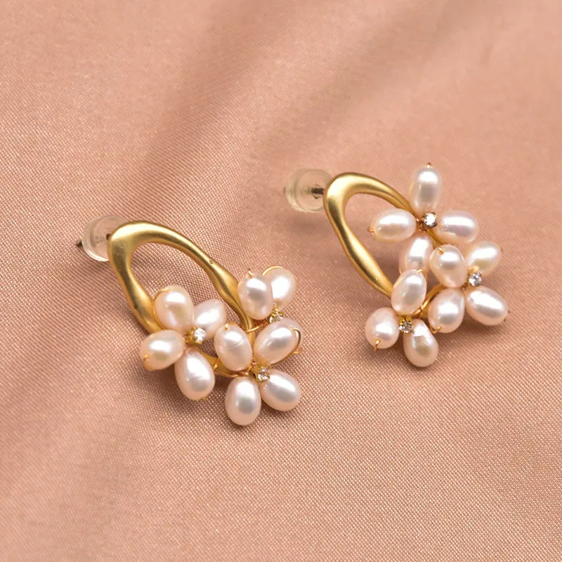 New Jewelry Yiwu Wholesale Natural Baroque Pearl Stud for Women Flower Earrings Korean Wholesale Bulk 18K Gold Plated Jewelry
