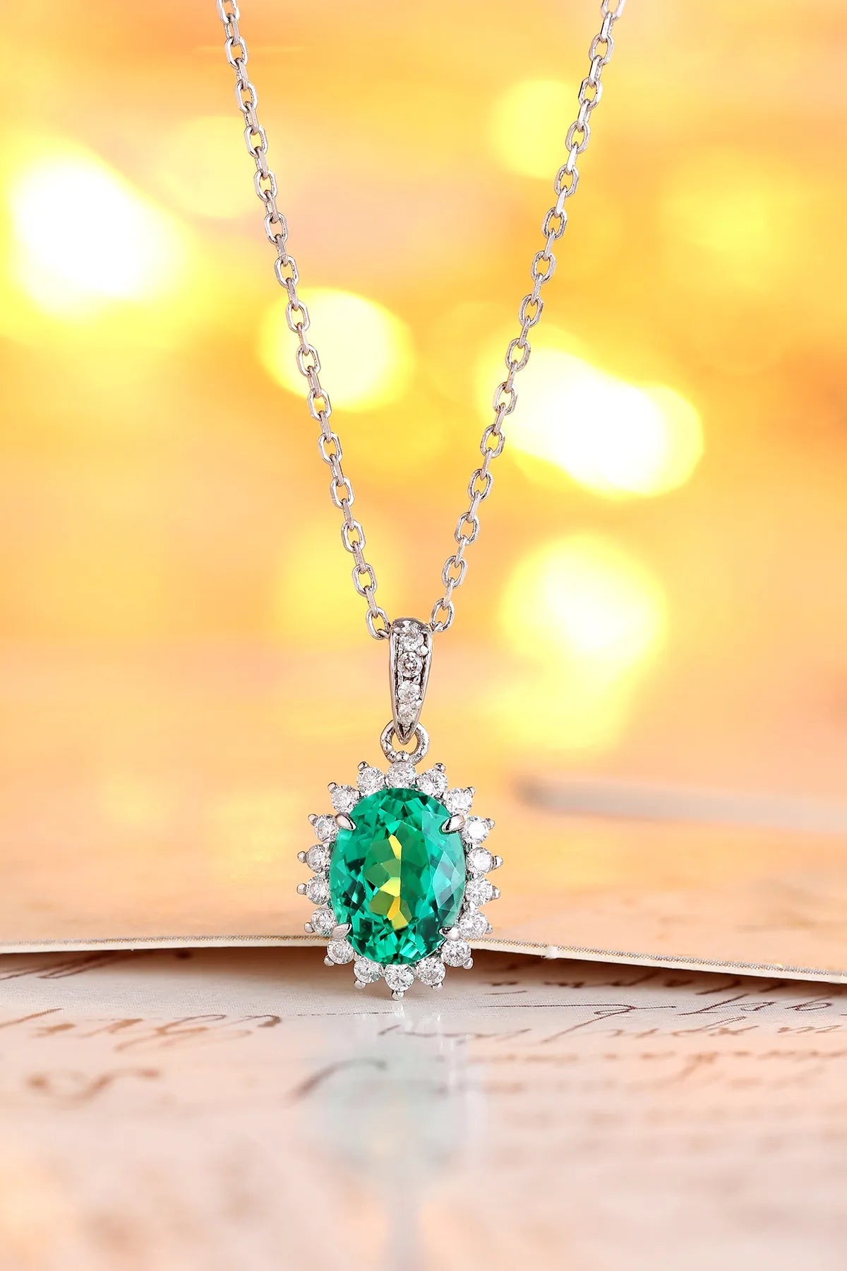 Gemfiori Anster 925 Sterling Silver High-quality Cultivated Emerald Necklace - Suitable for Parties or As a Gift
