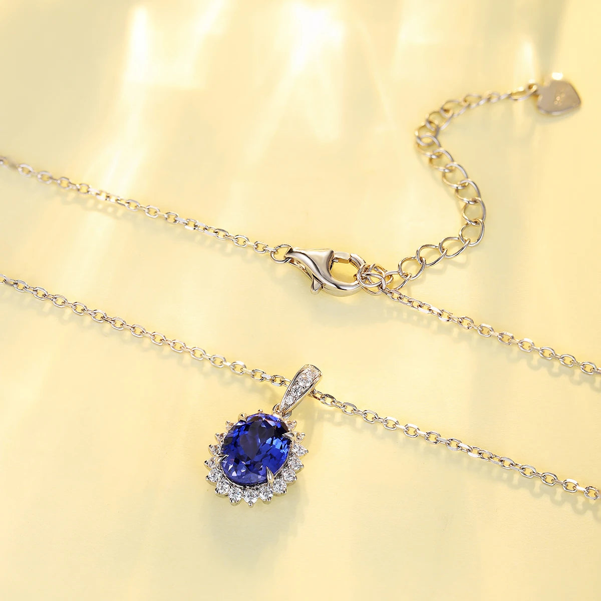 ArtistA High Quality Luxury Style Oval Shape Pendant Sterling Silver Jewelry Sapphire Charm Silver S925 Necklace Women Birthday Gift