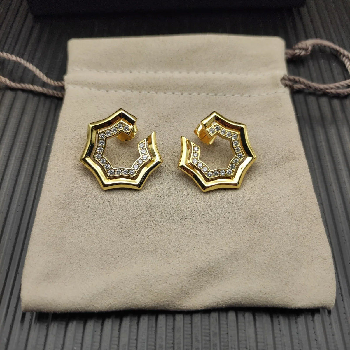 FASHIONISTA DY High-Quality Silver-Plated 27*8.5mm Diamond Earrings. Gold-Plated Earrings. Jewelry .