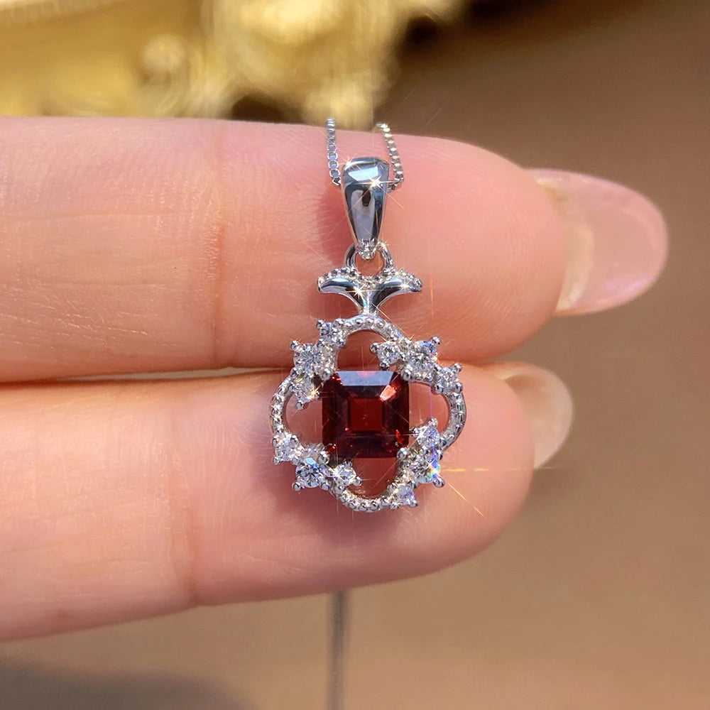 Gioiellieri Natural Garnet Pendant Necklace S925 Sterling Silver Fashion Gemstone Jewelry for Women Birthday Anniversary Gift