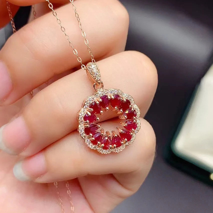 Gioiellieri Natural Ruby Rose Gold Plated 925 Sterling Silver Exquisitely Crafted Claw Setting Gemstone-Inlaid CMA Pendant Necklace