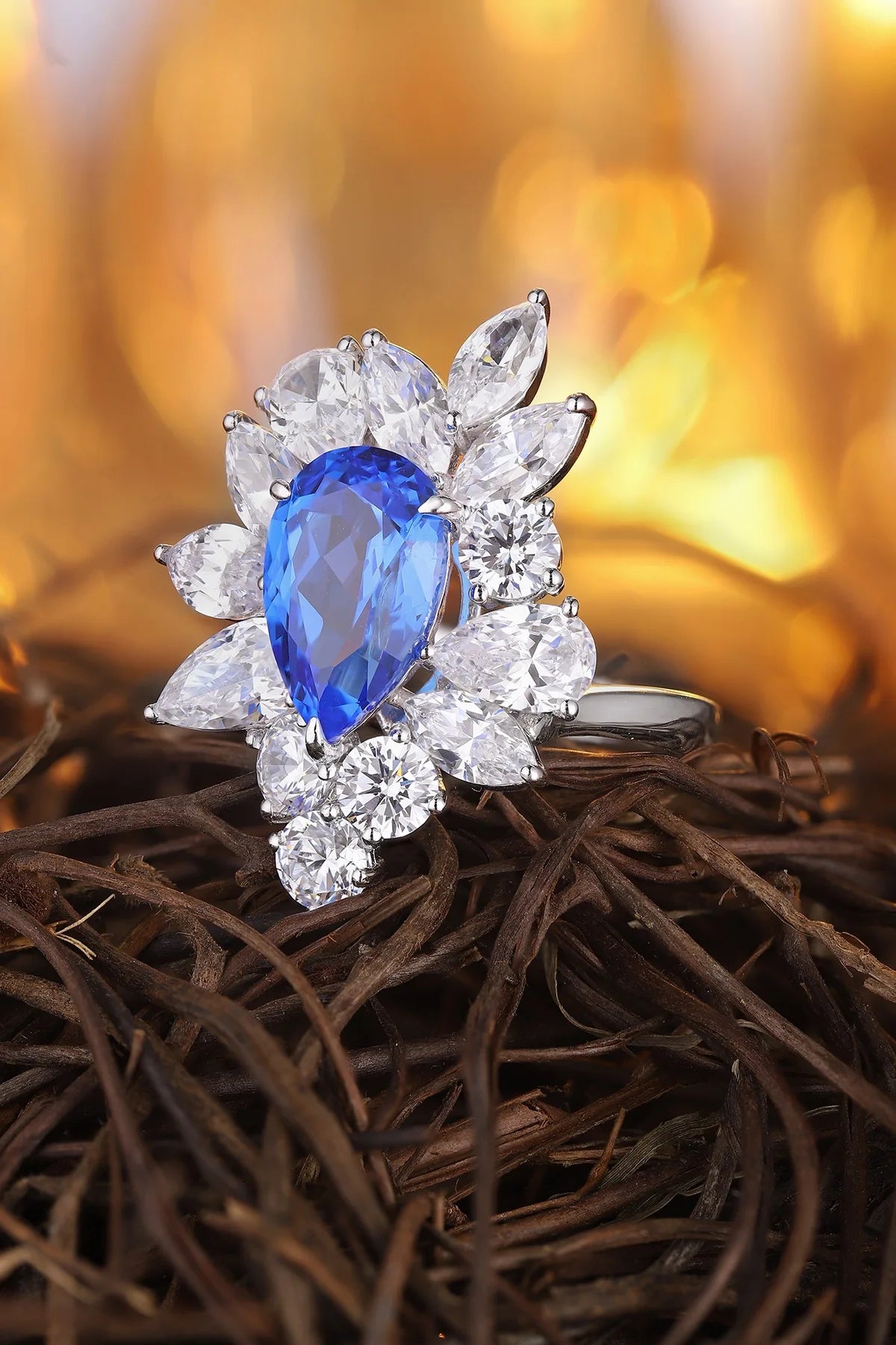 Gemfiori S925 Silver Cultivated Cobalt Spinel Ring Main Stone: 4.3CT Side Stones:9.16CT Weight: 7.37g