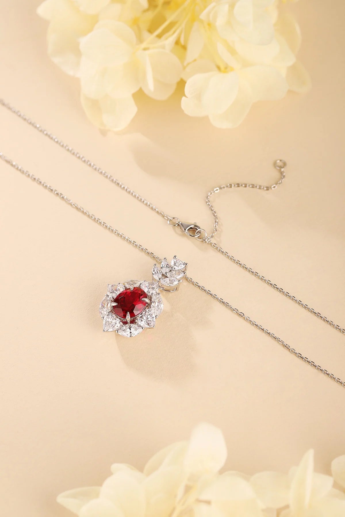 Gemfiori Anster 925 Sterling Silver High-quality Cultivated Ruby Necklace - Suitable for Parties or As a Gift