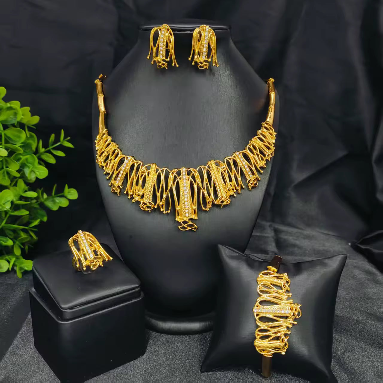 NLB01SPECIAL131 10 sets for £79/-
