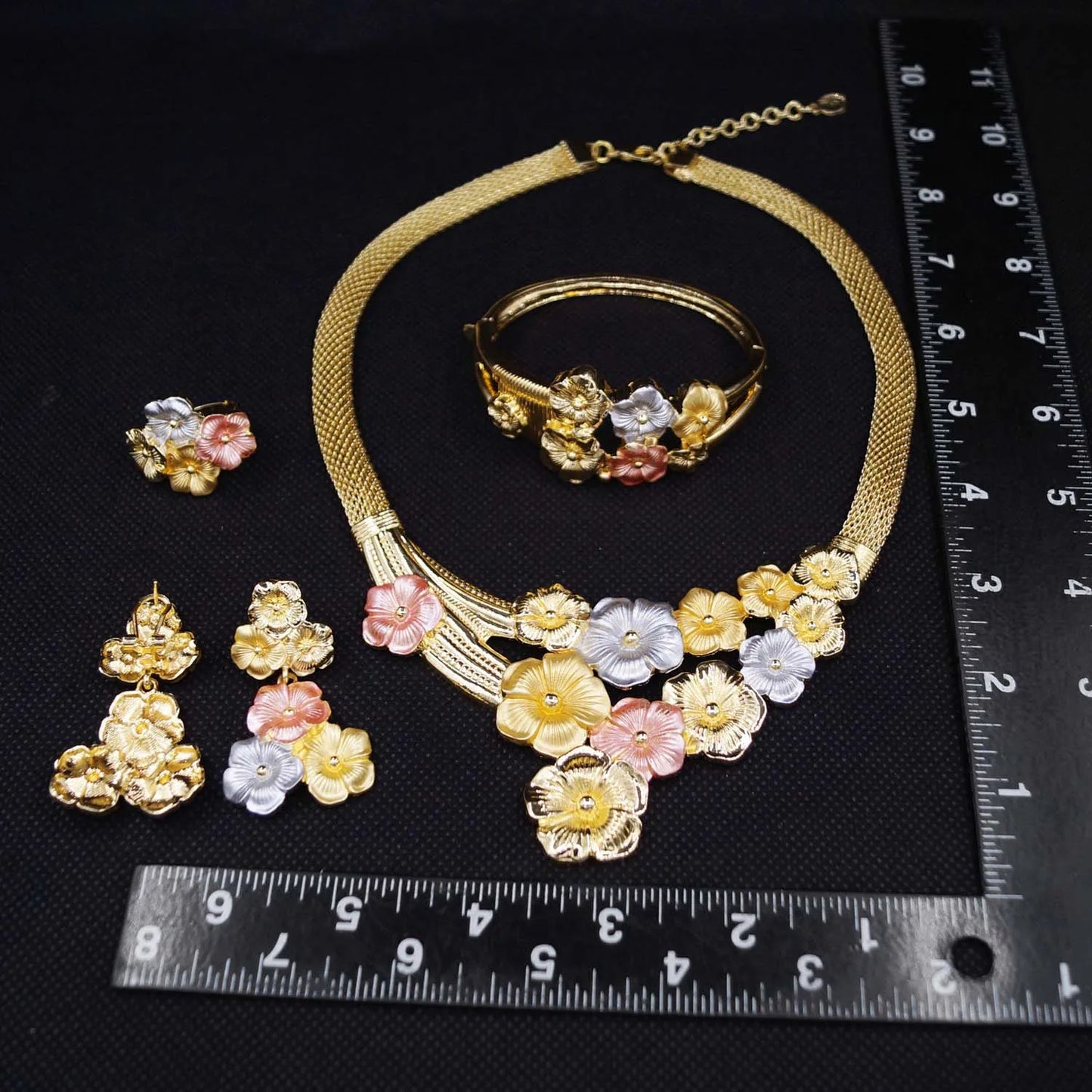 Zhuerrui Wholesale Luxury Gold Jewelry Sets Favors Multi Color Flowers Jewelry Set Customized Bridal Costume Accessories H00737