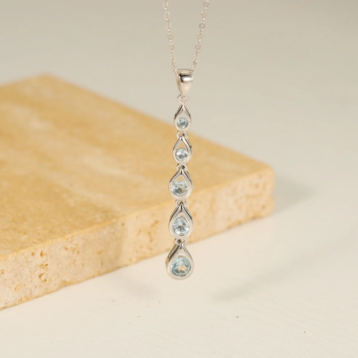 ArtistA C1028 Abiding 925 Sterling Silver Jewellery Italian Statement Pendant Chain Necklaces With Sky Blue Topaz
