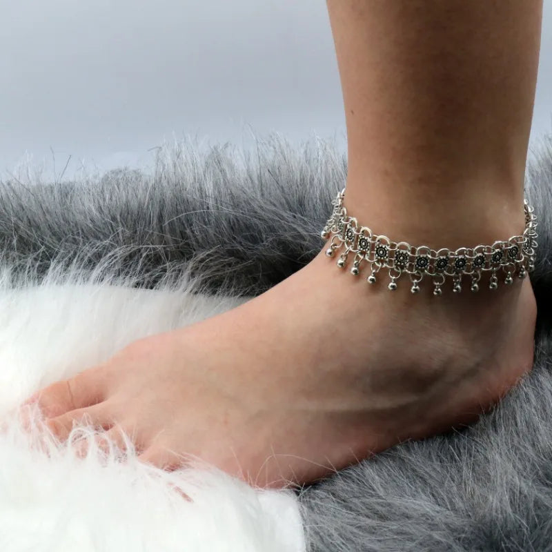 New Fashion Ethnic Style Anklet Pendants Luxury Hollowed Out Carved Beaded Anklets Women'S Retro Exaggerated Alloy Jewelry