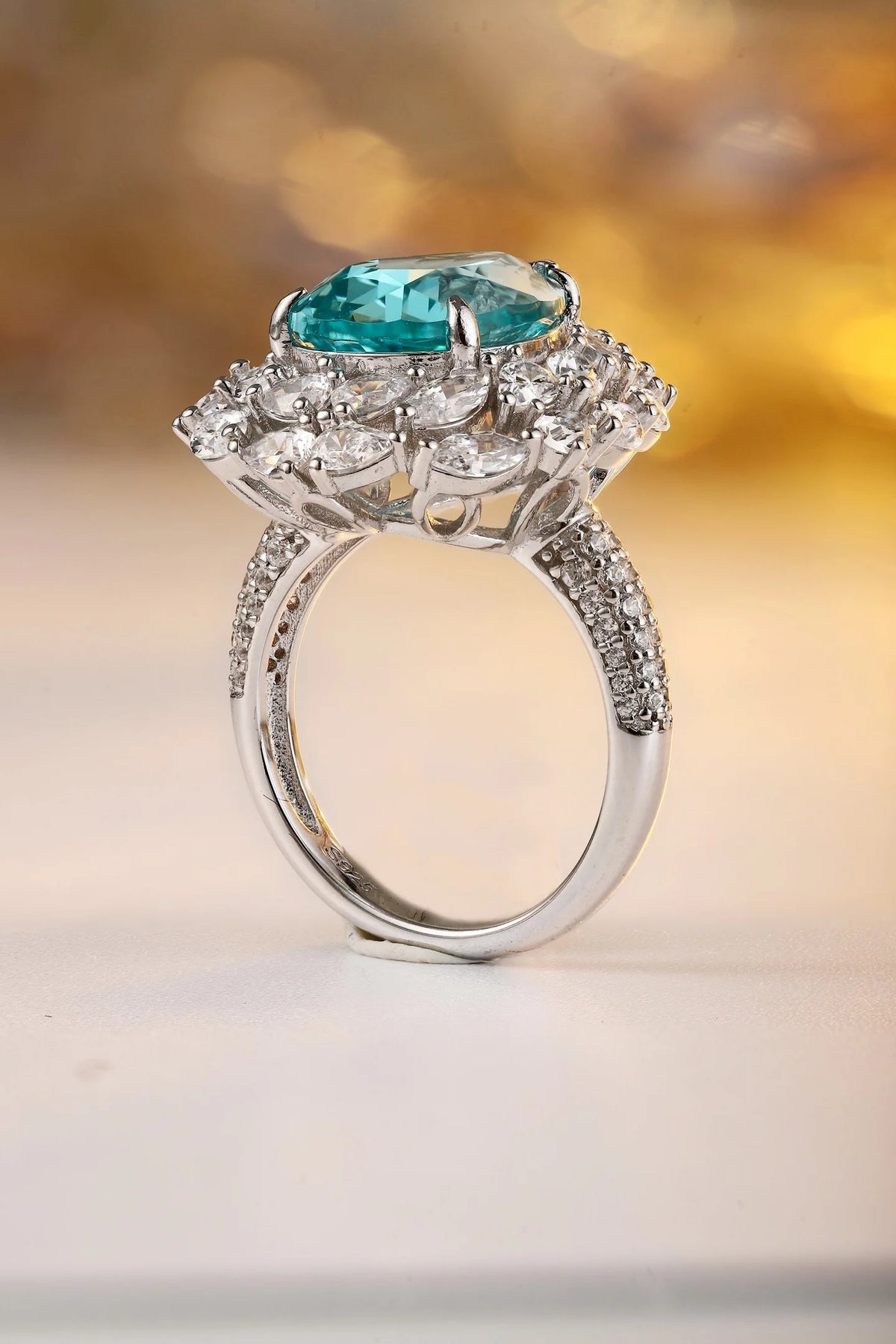 Gemfiori Luxury Jewelry Unisex Wedding Ring Trendy Pear Cut Lab-Grown Paraiba Halo Gift Exquisite Premium Grade Craftsmanship