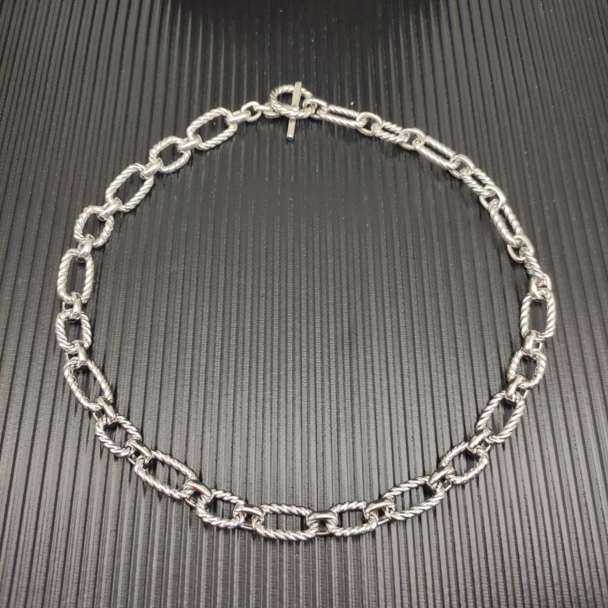 FASHIONISTA David High-Quality Silver-Plated Copper Alloy Sapphire and Diamond Necklace. Jewelry .