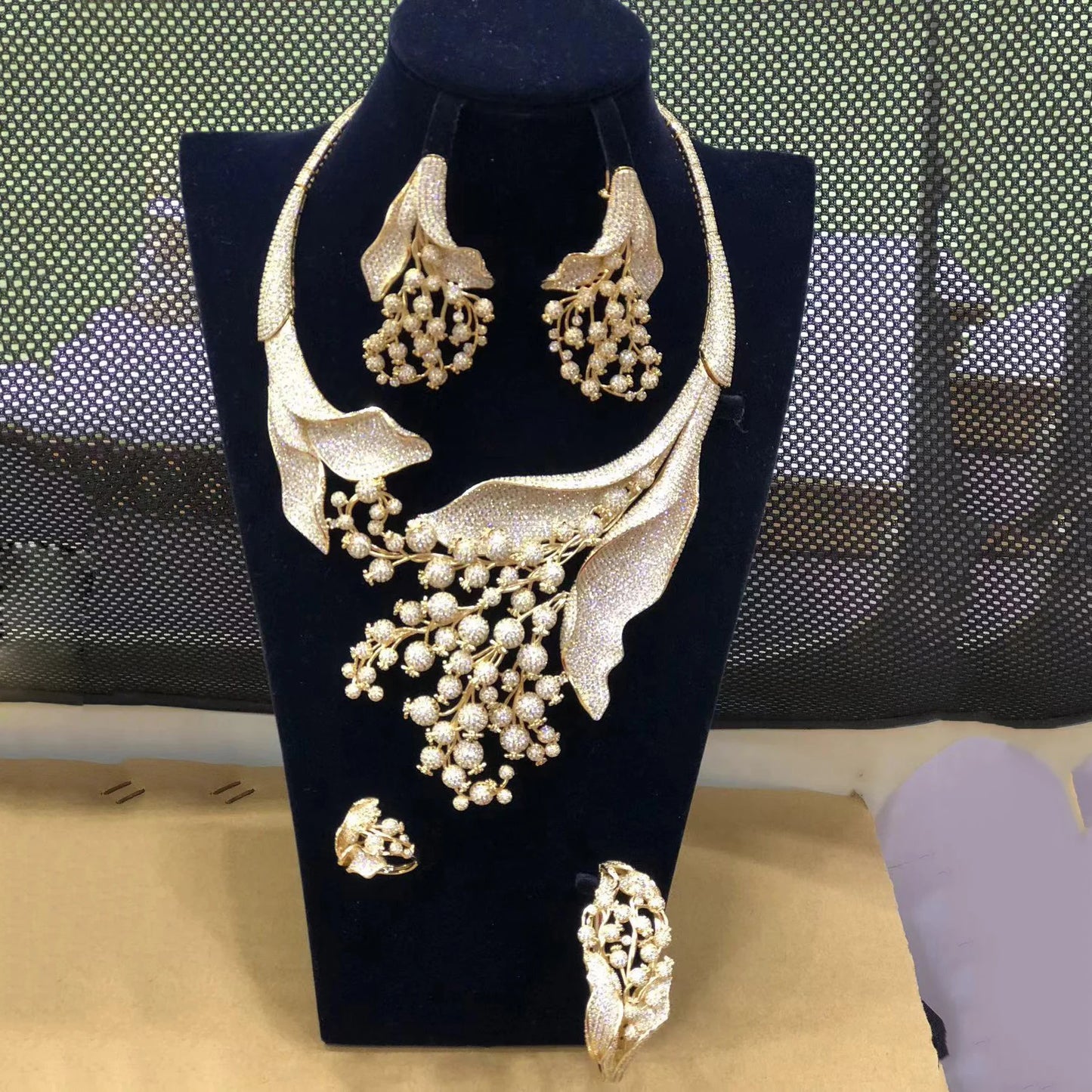 Zhuerrui Brazilian Gold Choking Necklace Brass Artificial Jewelry Set Collar Neck Popularity Style Jewelry Sets HZ18112203