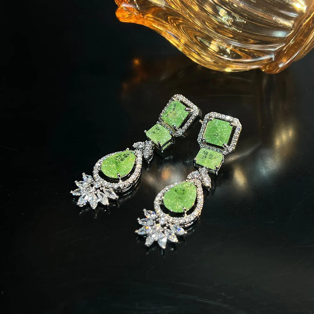 S&S Sapphire Zircon Necklace, Italian Exquisite Craftsmanship, Fashionable and Luxurious Jewelry for Dinner Ceremonies