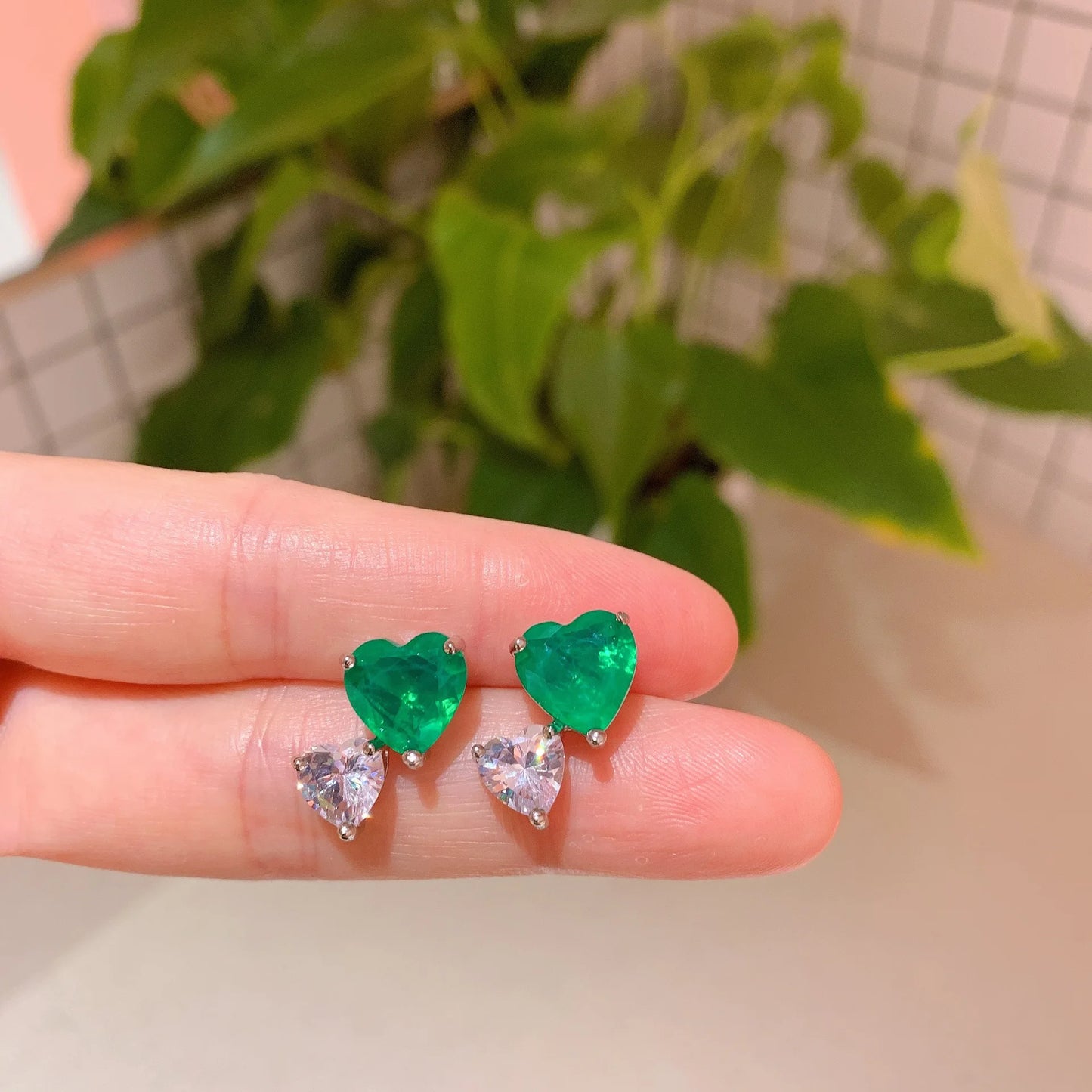 High Quality Heart Cut 10*10mm Emerald Green Zircon Gold Plated Elegant Matching Set Eco-friendly Copper Women's Jewellery Set