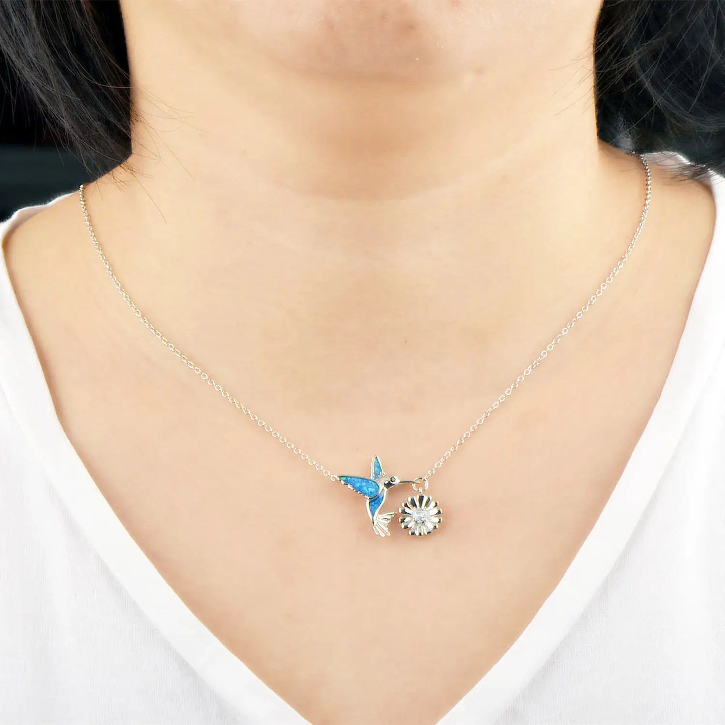 Delicate Hummingbird Flower Pendant Necklace Aobao Inlaid Detail Fashion Jewelry