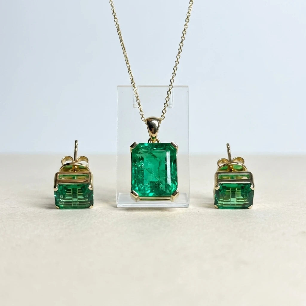 ArtistA 14K Yellow Gold Hydrothermal Lab Green Emerald Stone Necklace and Earring Jewelry Set