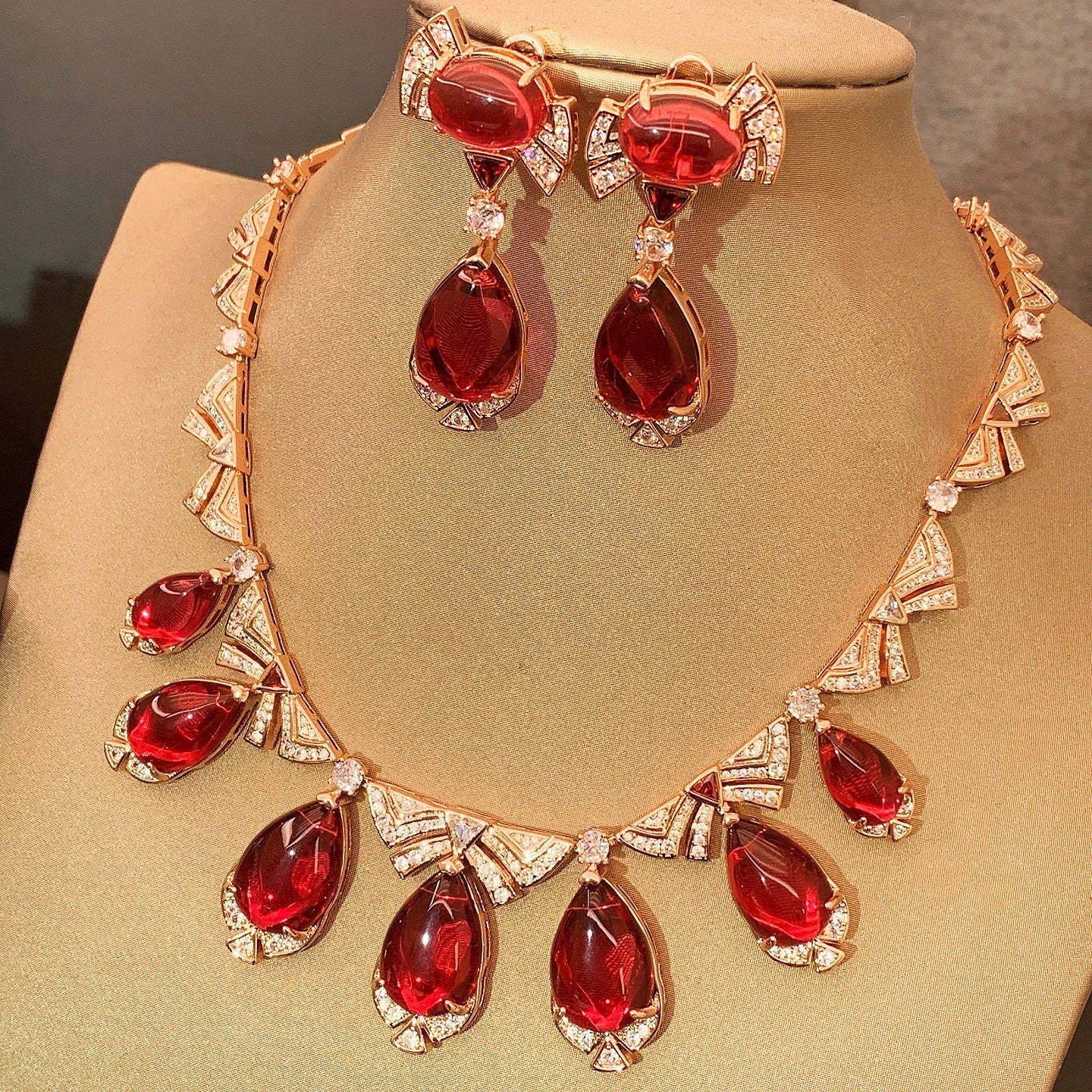XM S162 Luxury Gold Tone Red Crystal Teardrop Jewelry Set for Women Wedding Party Formal Jewelry