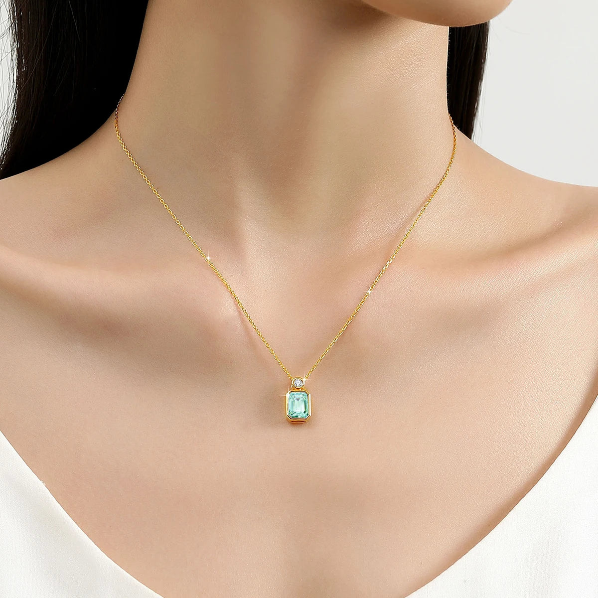 Gioiellieri Fine Jewelry Gold Woman New Year Gift 2ct 3ct 4ct Light Green Emerald Cut Moissanite 14K Gold Hollow Pendant Necklace