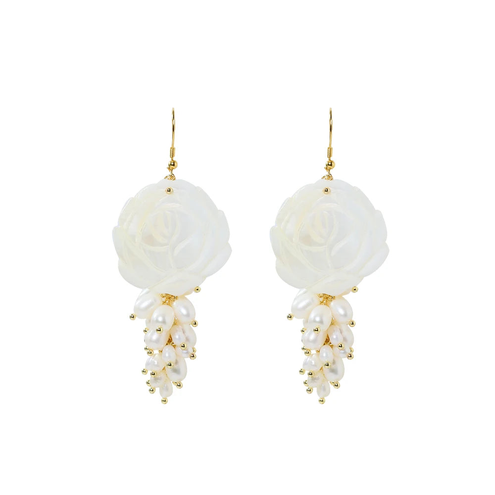 Natural Freshwater Pearl Shell Carved Round Earrings Korean Style Women Luxury Jewelry Fashion Ladies and Girls Gift GE1551
