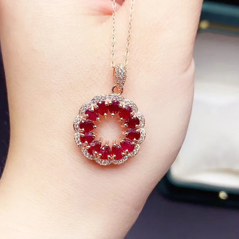 Gioiellieri Natural Ruby Rose Gold Plated 925 Sterling Silver Exquisitely Crafted Claw Setting Gemstone-Inlaid CMA Pendant Necklace