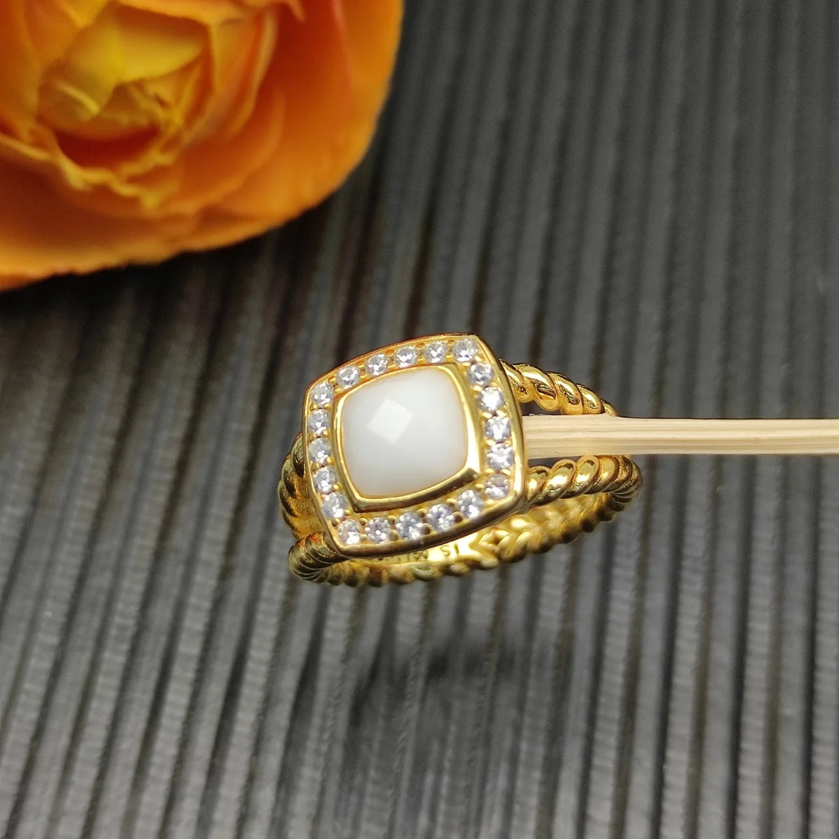 FASHIONISTA DY High-Quality Silver-Plated 14mm Square Diamond-Set Ring, Gold-Plated Colored Gemstone-Set Ring, Jewelry