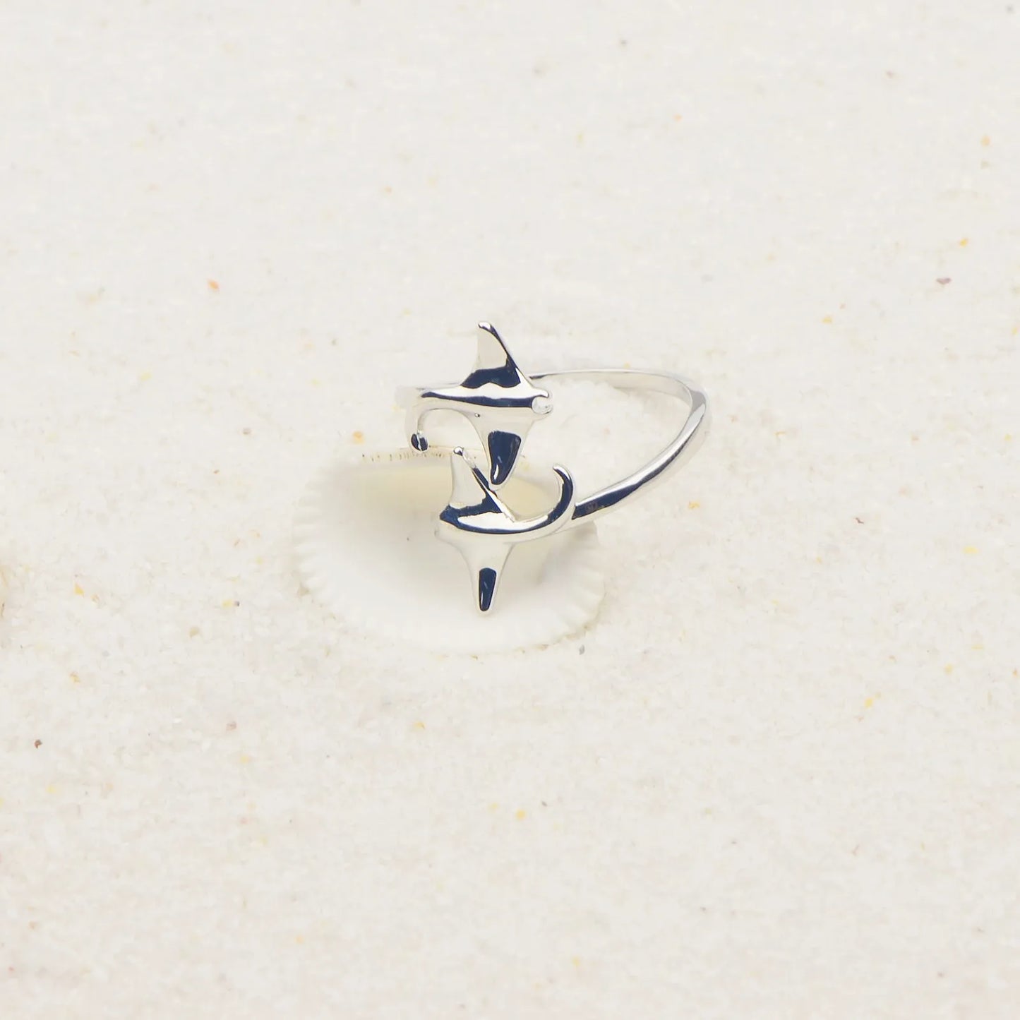 Batfish Twisted Ring | Iridescent Gem Inlay Band | Nature-Inspired Fashion Jewelry for Women Trendy Wear