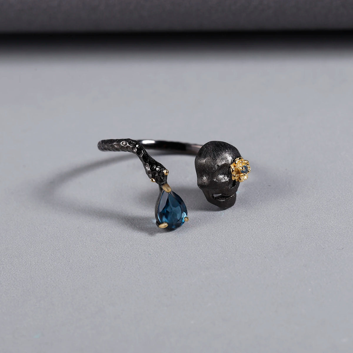 ArtistA Abiding Fine Jewelry Halloween Day Black Gun Plated London Topaz 925 Sterling Silver English Lock Earrings Ring Necklace Set