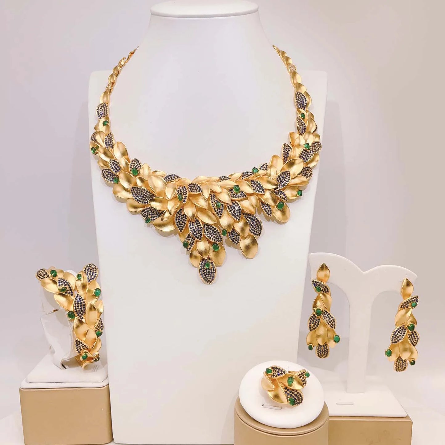 Zhuerrui Factory American Gold Jewelry Set Cheap Green Diamond Beads Jewelry Sets Simple Women's Festival Gifts HZ23081197
