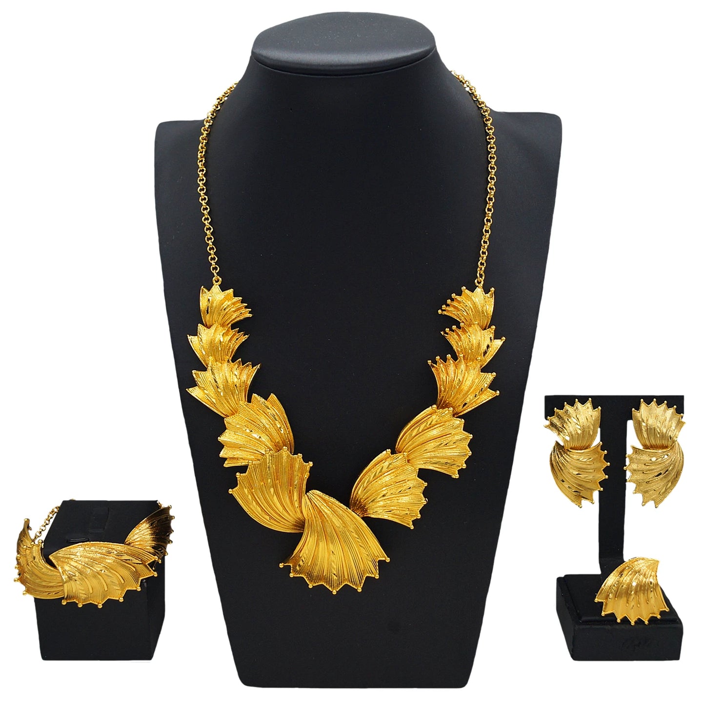 Zhuerrui New Fashion Dubai Accessories Set Trend Design 24K Gold Plated Bracelet Earrings Nigeria High-end Engagement RingHK0150