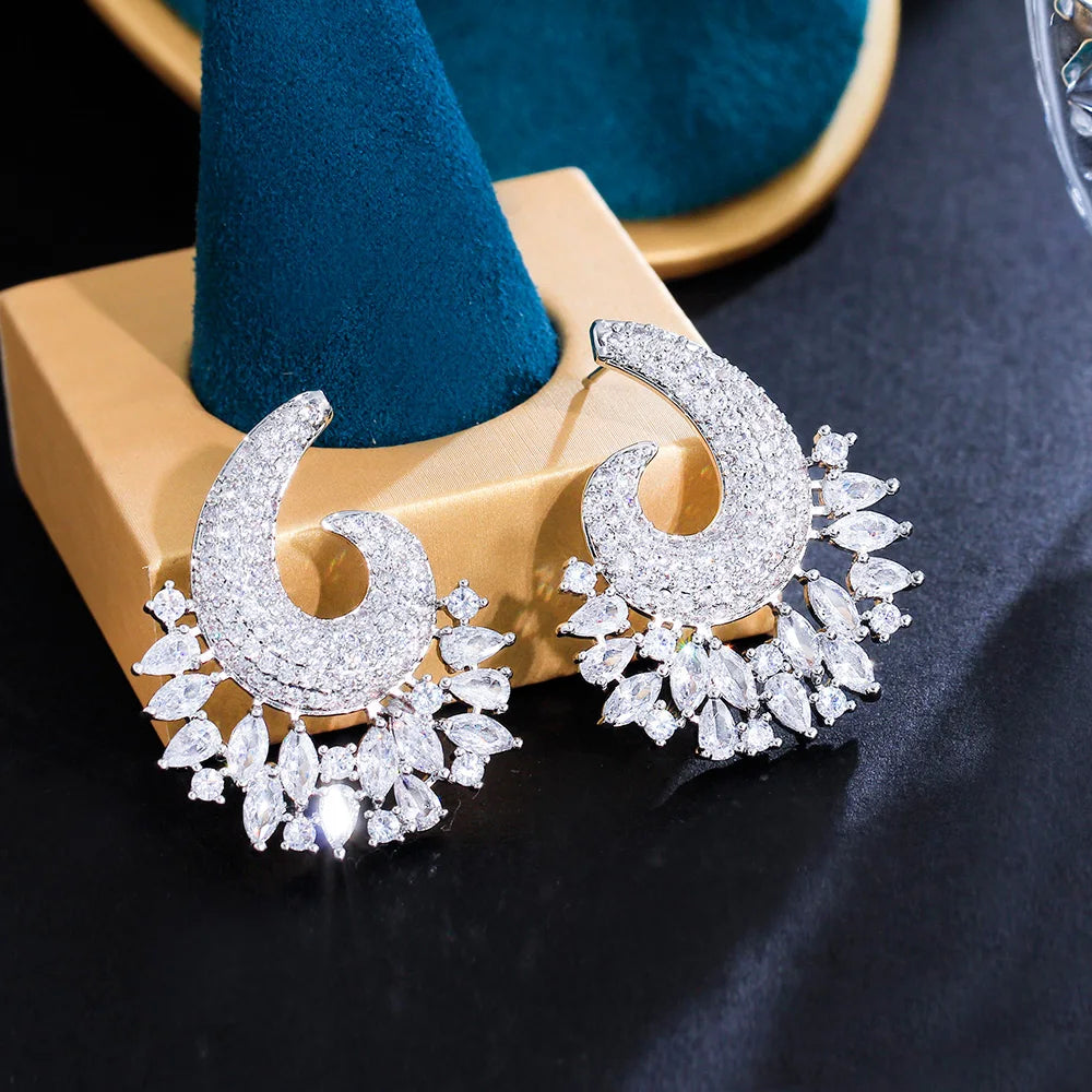 2023 Trend Fashion Symmetrical Statement Women's Cubic Zirconia Drop Earrings for Bridal Lady Holiday Party Jewelry Accessories