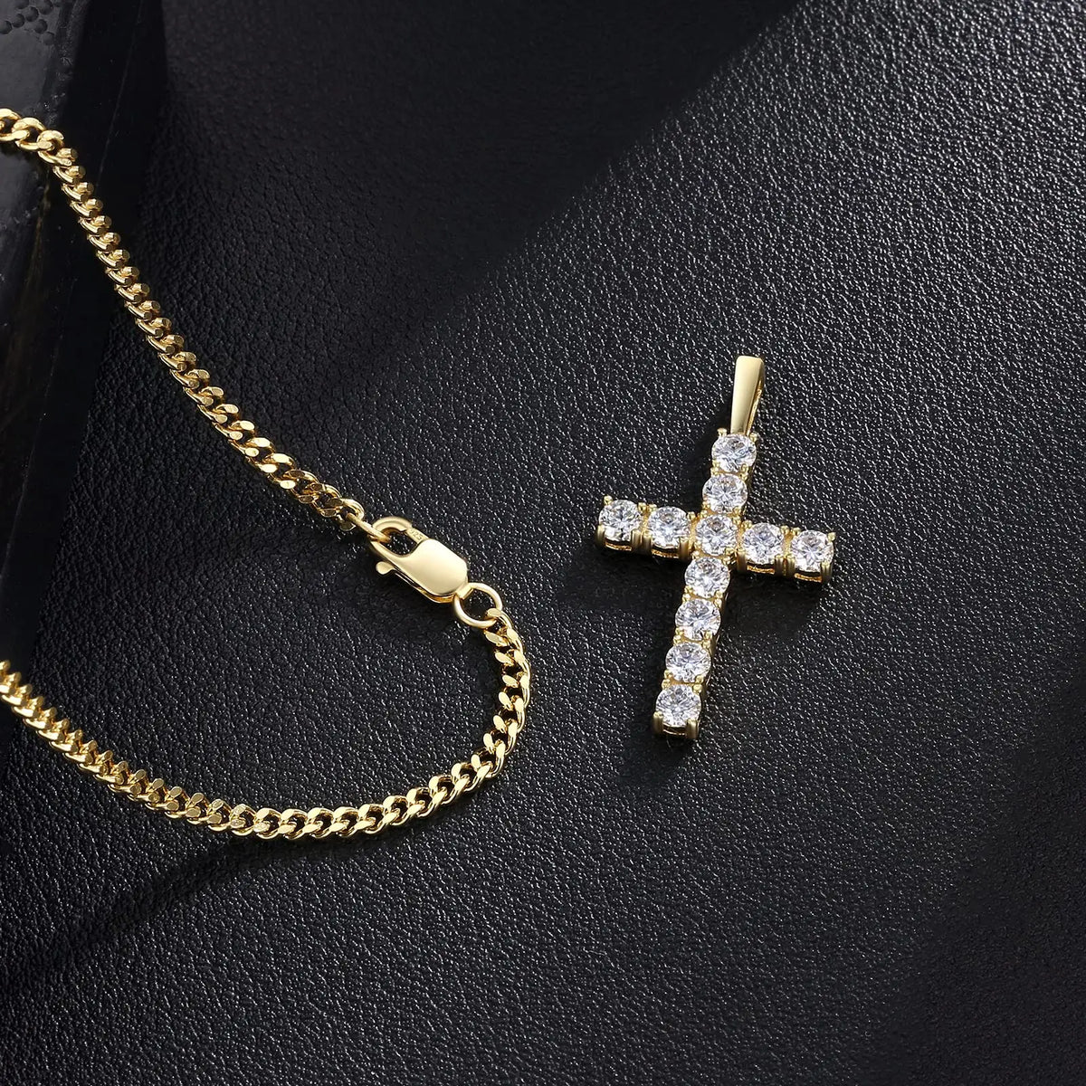 ArtistA 1.1ct Brilliant Excellent Cut Iced Out Diamond Necklace 925 Sterling Silver 2mm 20" Cuban Chain Moissanite Cross Pendant for Men