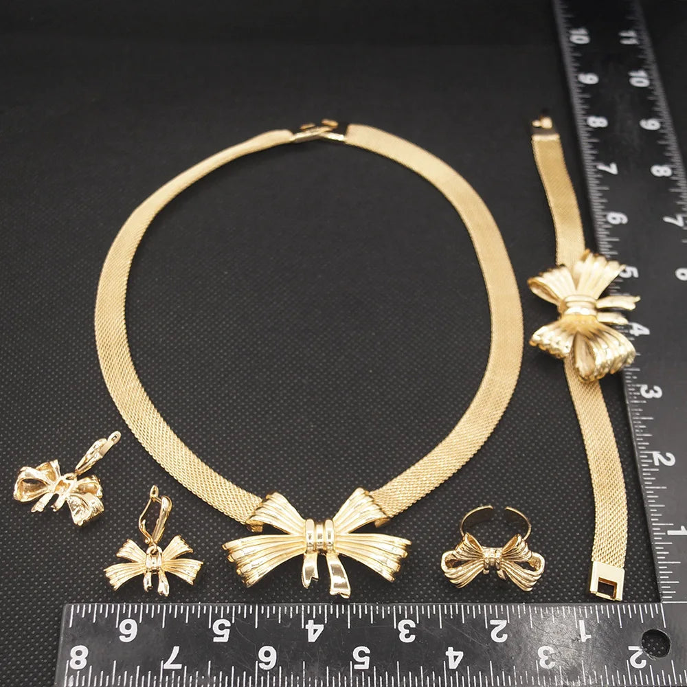 Zhuerrui Customized Gold Brass Jewelry Set Favors Flowers Bead Necklace Jewelry Sets Silver Women's Festival Gifts HN21010714
