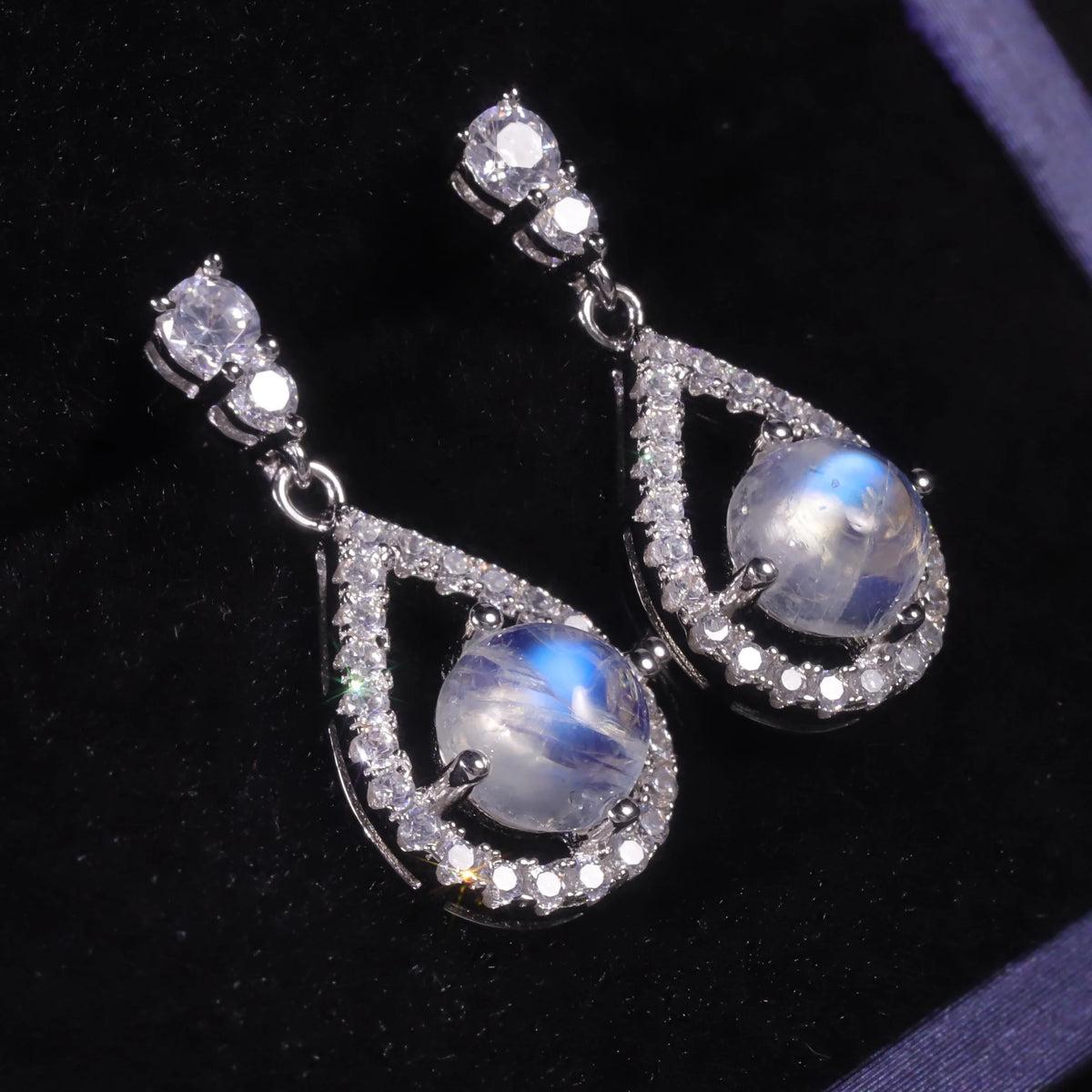 ArtistA F0216 Abiding High Quality Natural Gemstone Moonstone 925 Sterling Silver Zircon Women Luxury Drop Stud Earrings