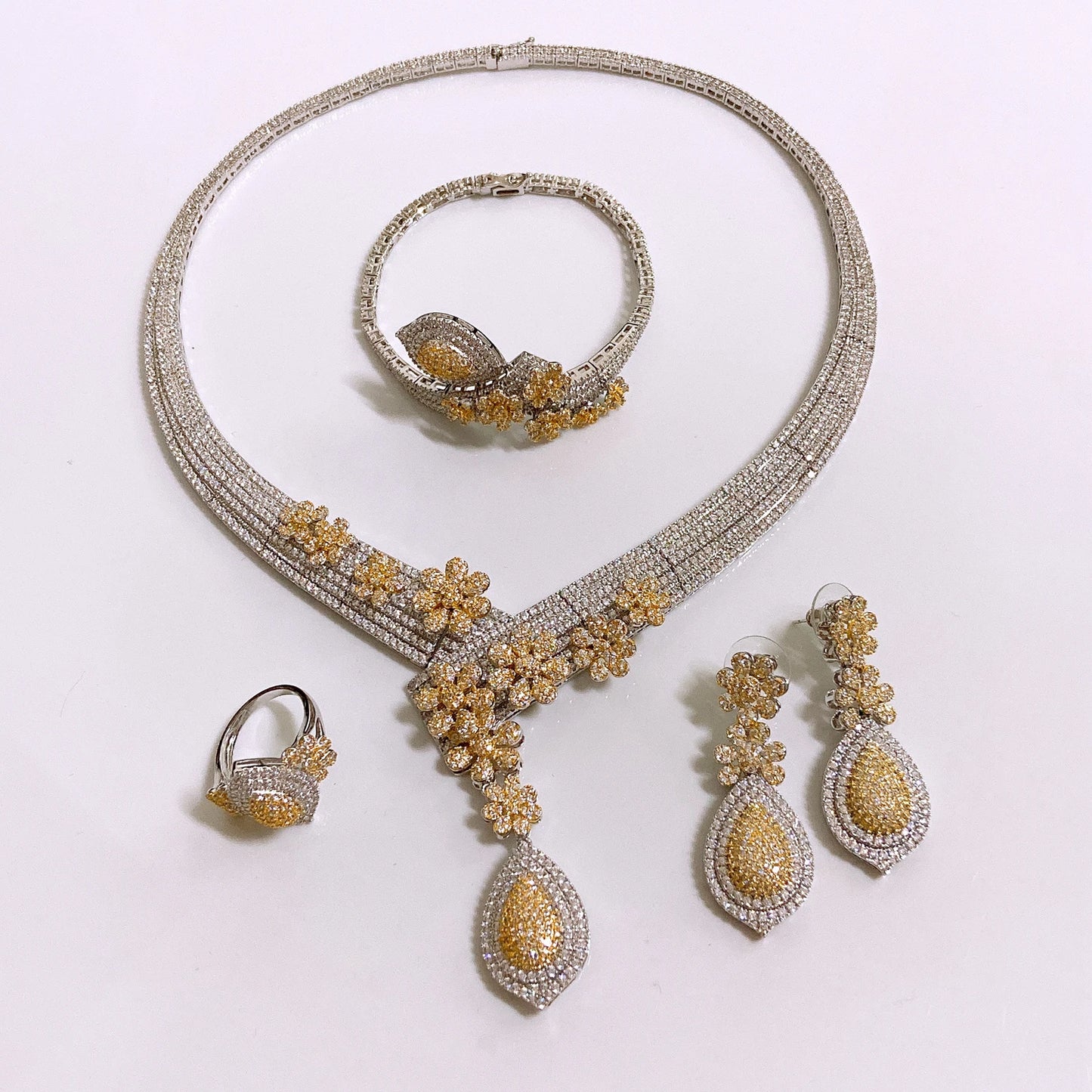 Zhuerrui New Design Sense Jewelry Set American High-end Diamond Series Ladies Classic Inheritance Wedding Four SetsHZ25009145